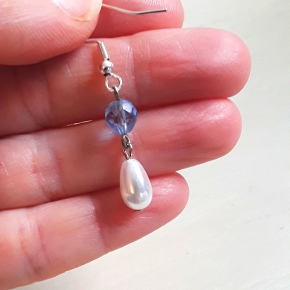 Beautiful Vintage Glass Bead Earrings,  Sterling Silver Hooks, Hand Crafted - Picture 4 of 5